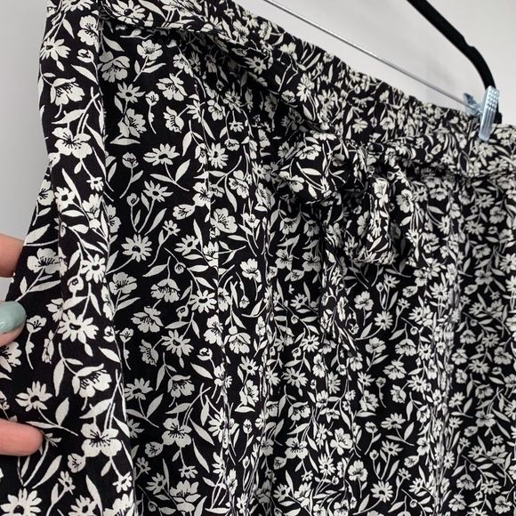 Anthropologie Maeve Scarf Print Relax Shorts XL - Picture 3 of 7